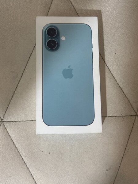 iPhone 16 simple