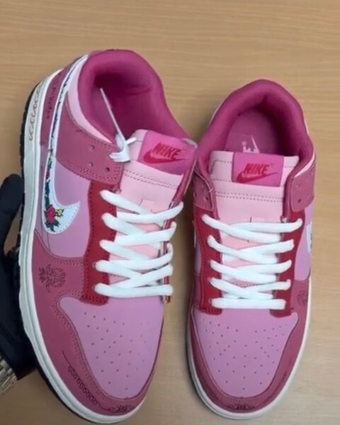 Baskets rose Nike femme