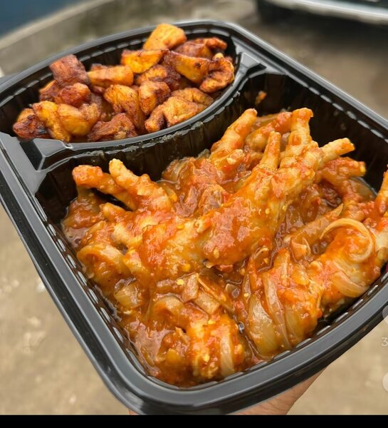 Poulet aux Beignets de Plantain