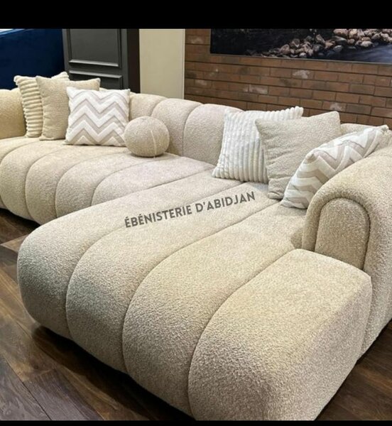 Canapé moderne et confortable