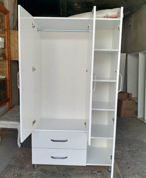 Armoire blanche moderne