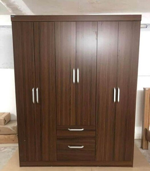 Armoire en bois 3 portes