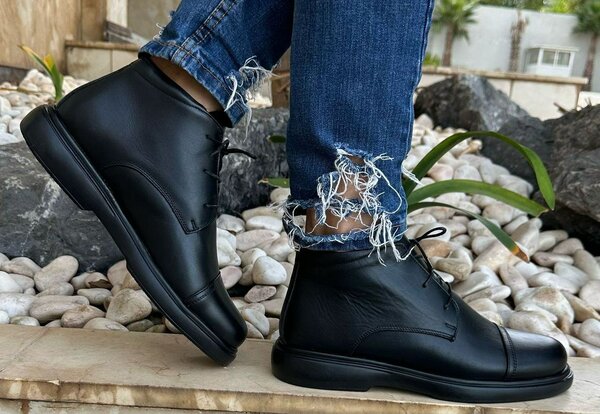 Bottes montantes en cuir noir