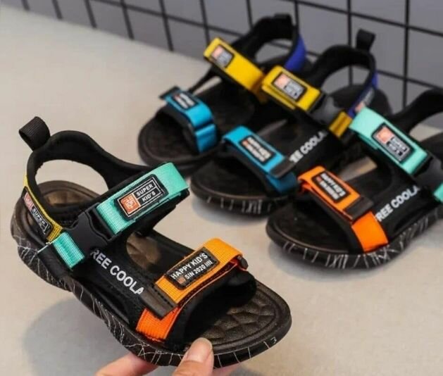 Sandales multicolores pour enfants