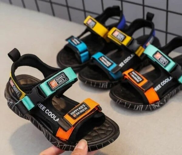 Sandales multicolores pour enfants