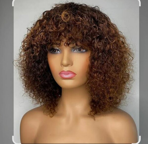 Perruque bouclée vietnamienne