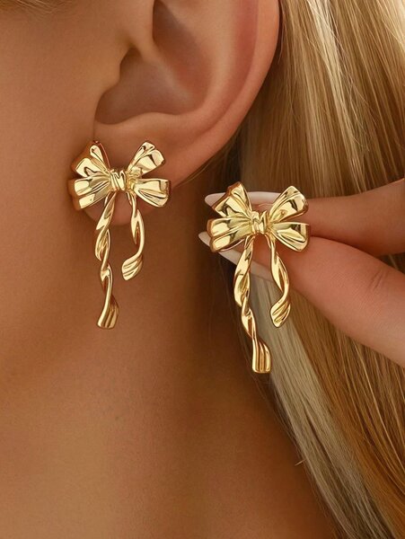 Bijoux dorés élégants