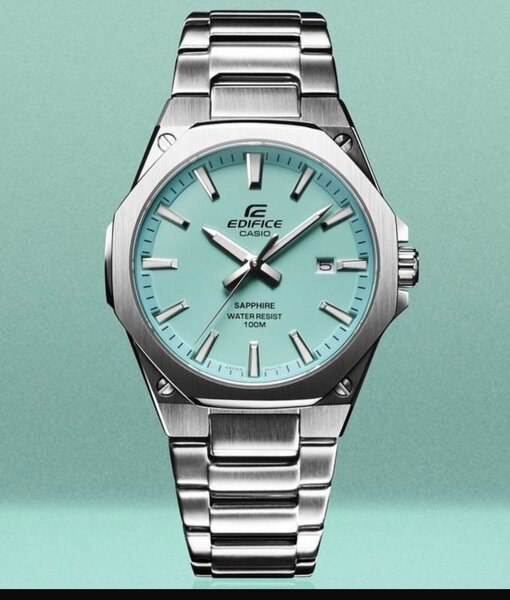 Montre édifice élégante