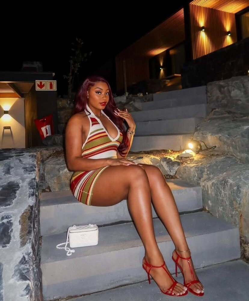 Robe Tricotée Rayée Élégante