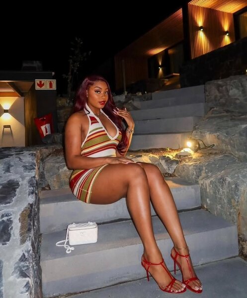 Robe Tricotée Rayée Élégante