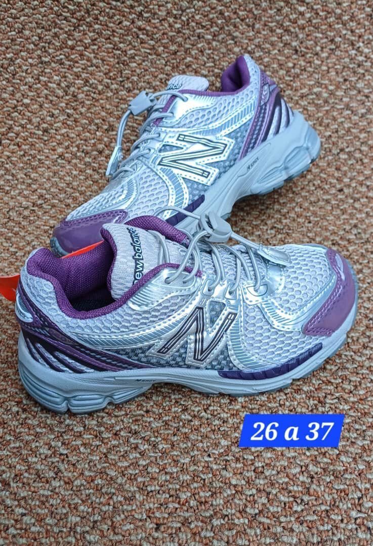 New Balance enfants 860V2