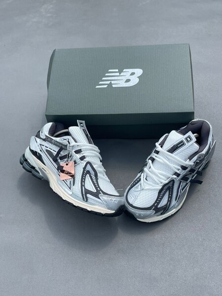 Baskets New Balance Gris