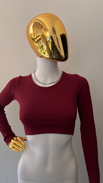 Crop top rouge à manches longues