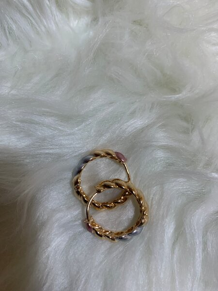 Boucles d'oreilles torsadées en or