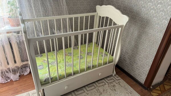 Детская кроватка с матрасом