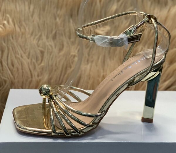 Sandales à talons hauts élégantes