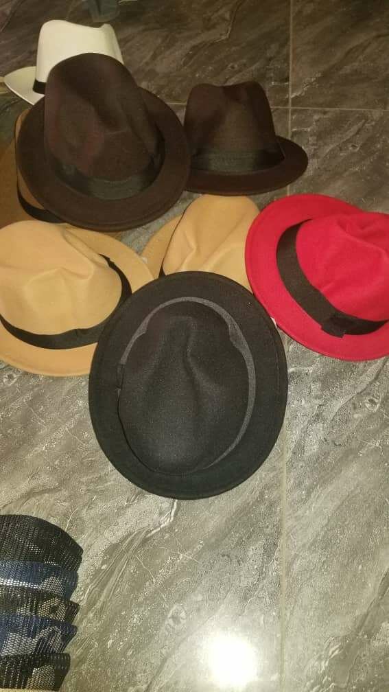 Chapeaux