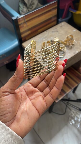 Boucles d'oreilles fleur dorée