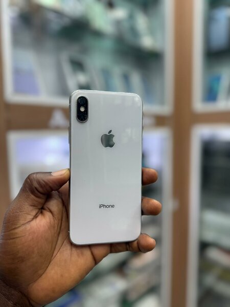 iPhone X 64Go sans ID