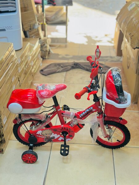 Vélo Enfant Rouge avec Stabilisateurs