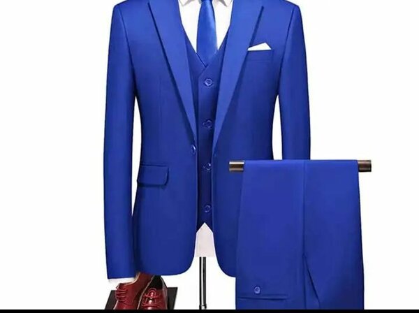 Costume trois pièces bleu homme