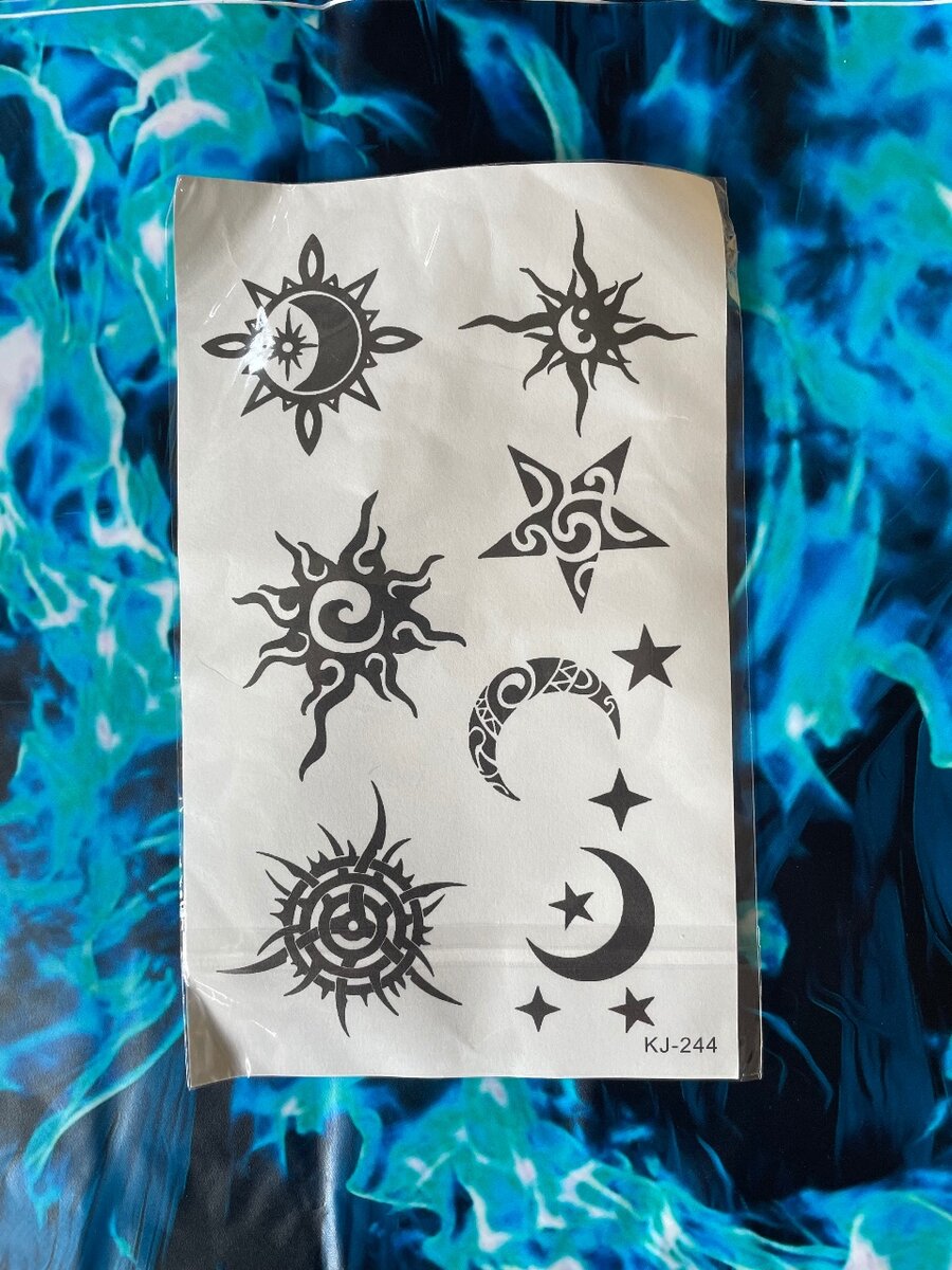 Tatouages temporaires variés