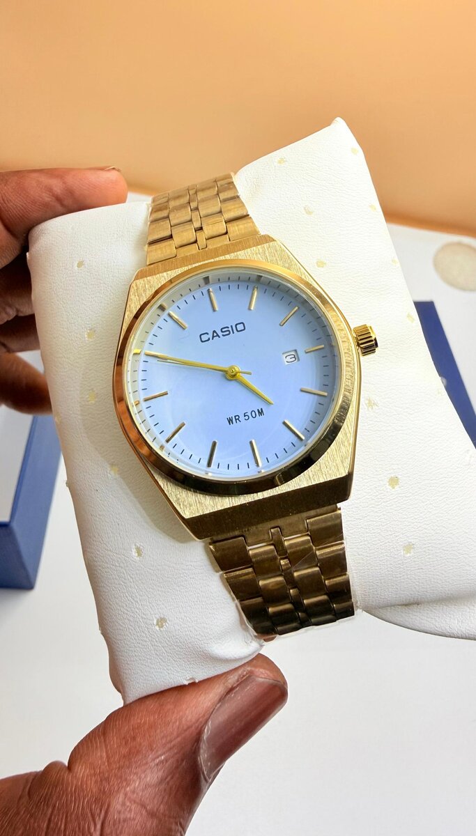 Montre Casio en or et argent