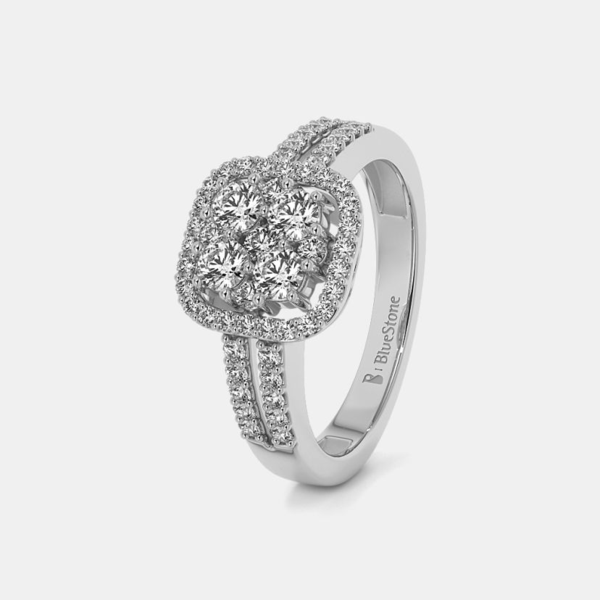 Ladies engagment ring