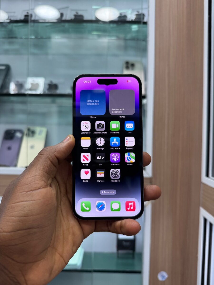 14 pro petite tache invisible