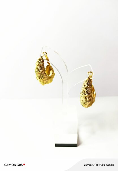 Boucles d'oreilles dorées chic