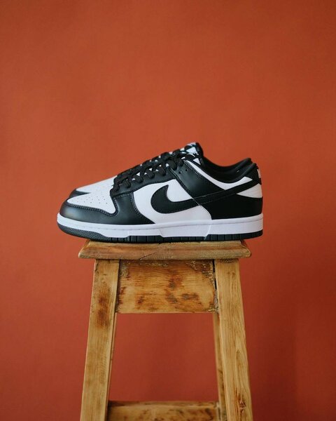 Nike SB Dunk Low - Pandas