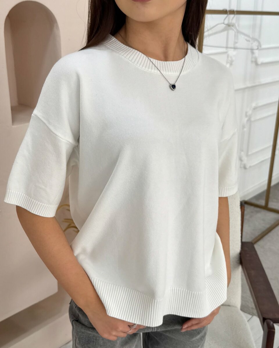 Женская белая кофта с короткими рукавами