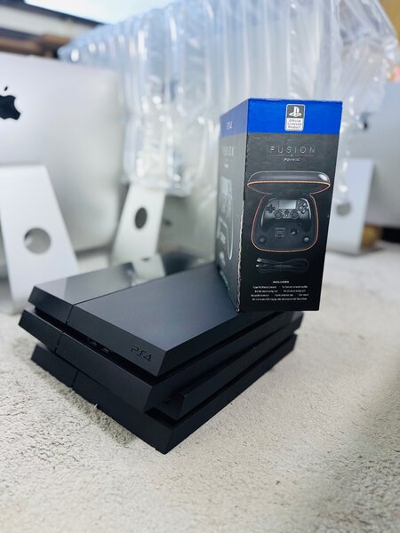 PS4  with New Fusion Pro Controller with Games