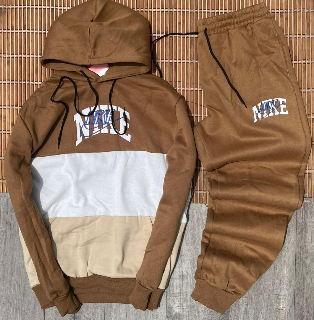 Survêtement à capuche Nike coloré