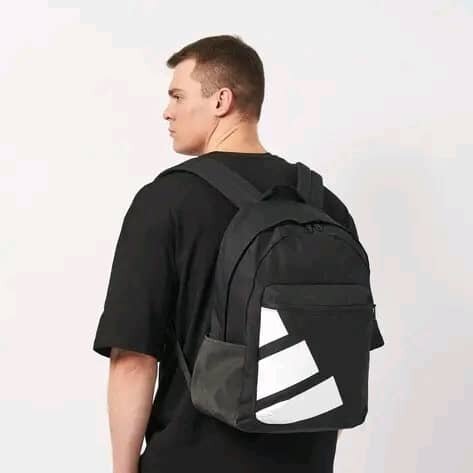 Sac à dos sportif noir