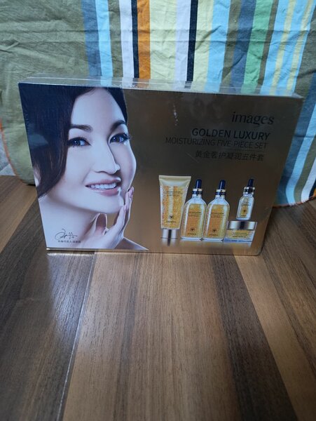 Set de Soins Cinq Pièces Hydratant