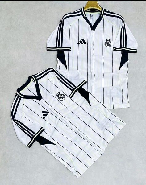 Maillot de football rayé
