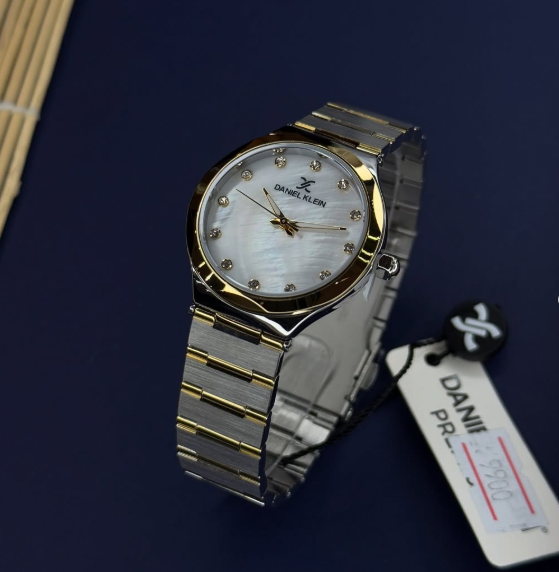 часы женские белые