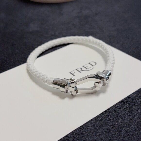 Bracelet en cuir élégant