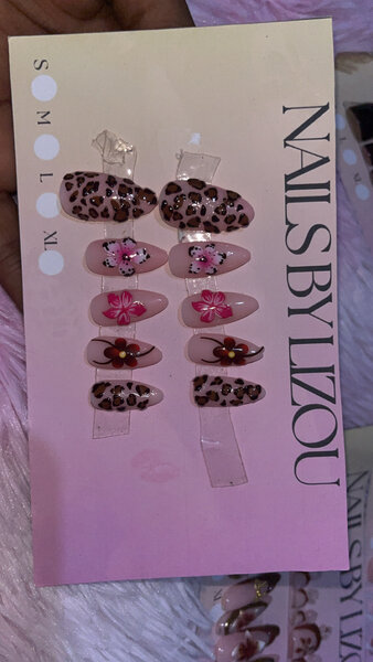 Faux ongles Nails by Lizou pour femmes