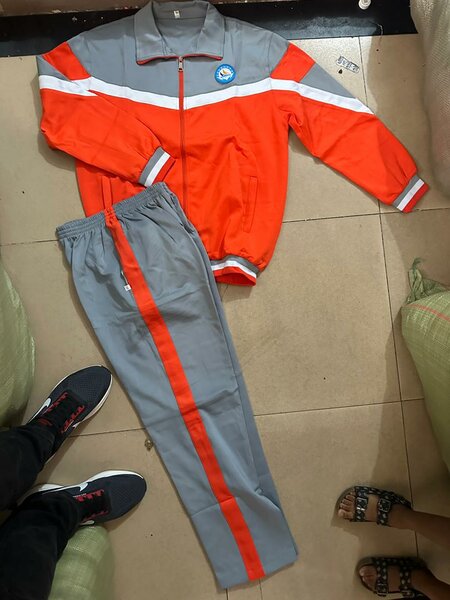 Ensemble survêtement sport