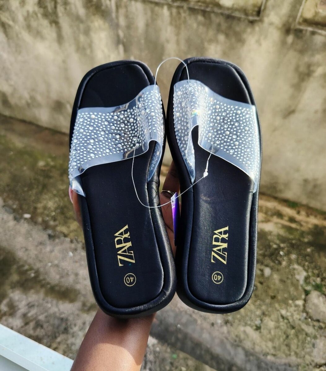 Sandales transparentes Zara