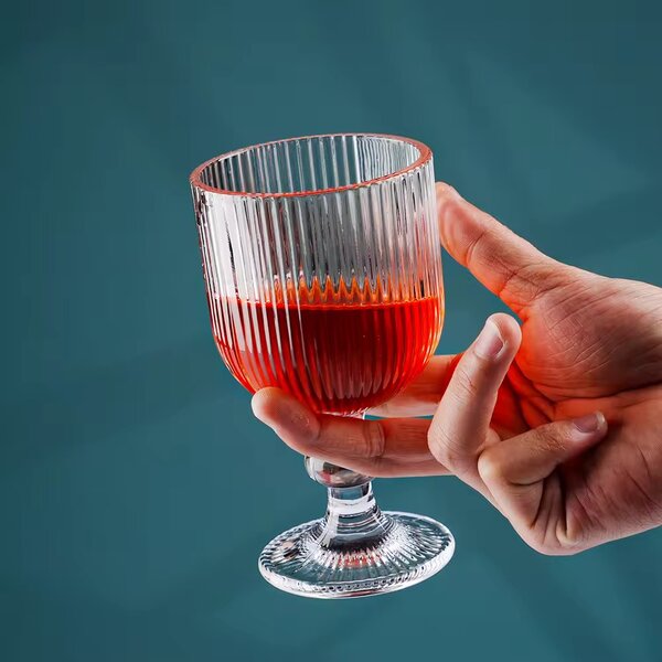 12 Verre à vin en verre côtelé