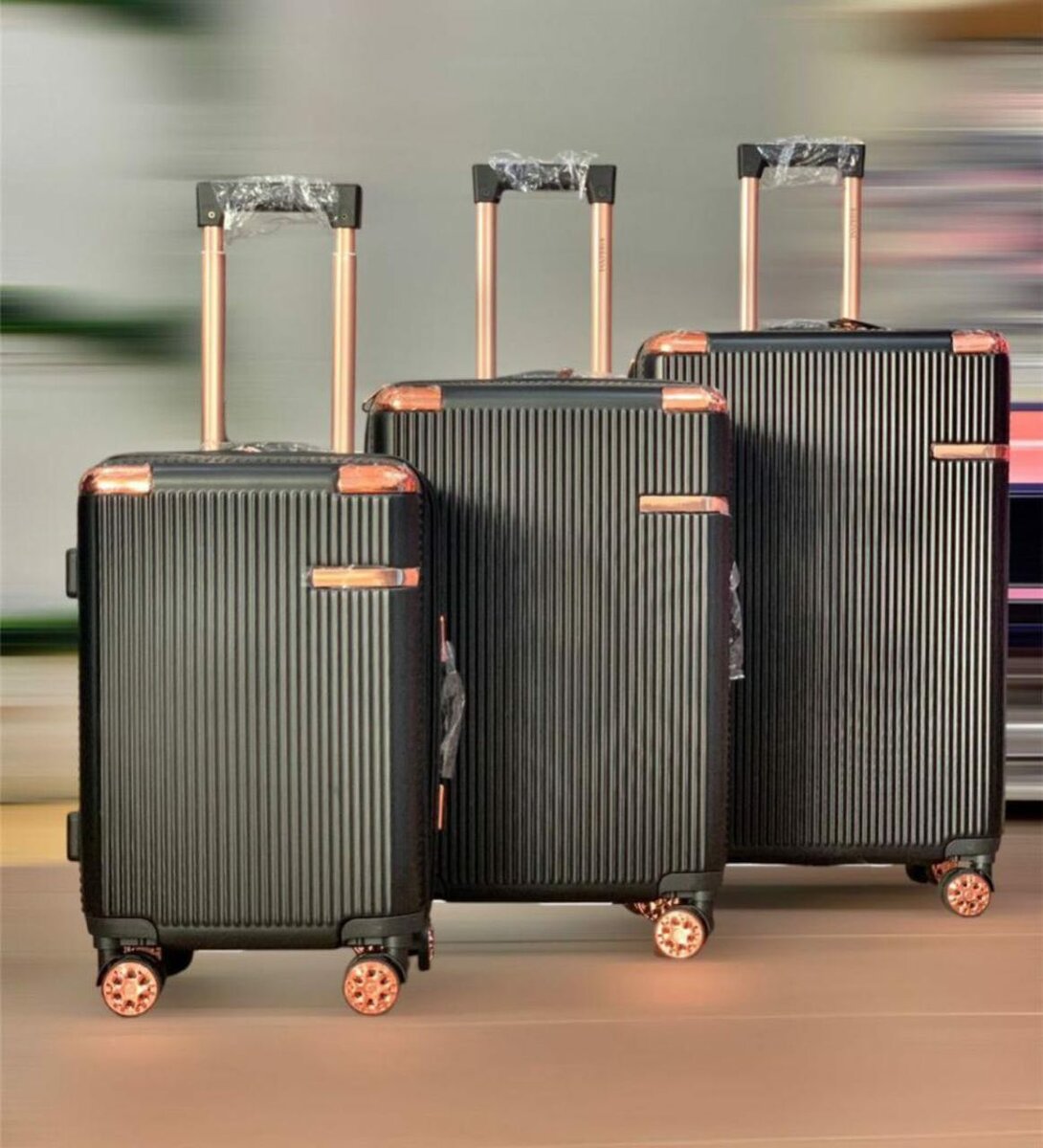 Double zip with expansion suitcase