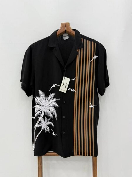 Chemises hawaïennes colorées