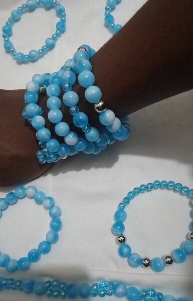 Bracelets en perles colorées