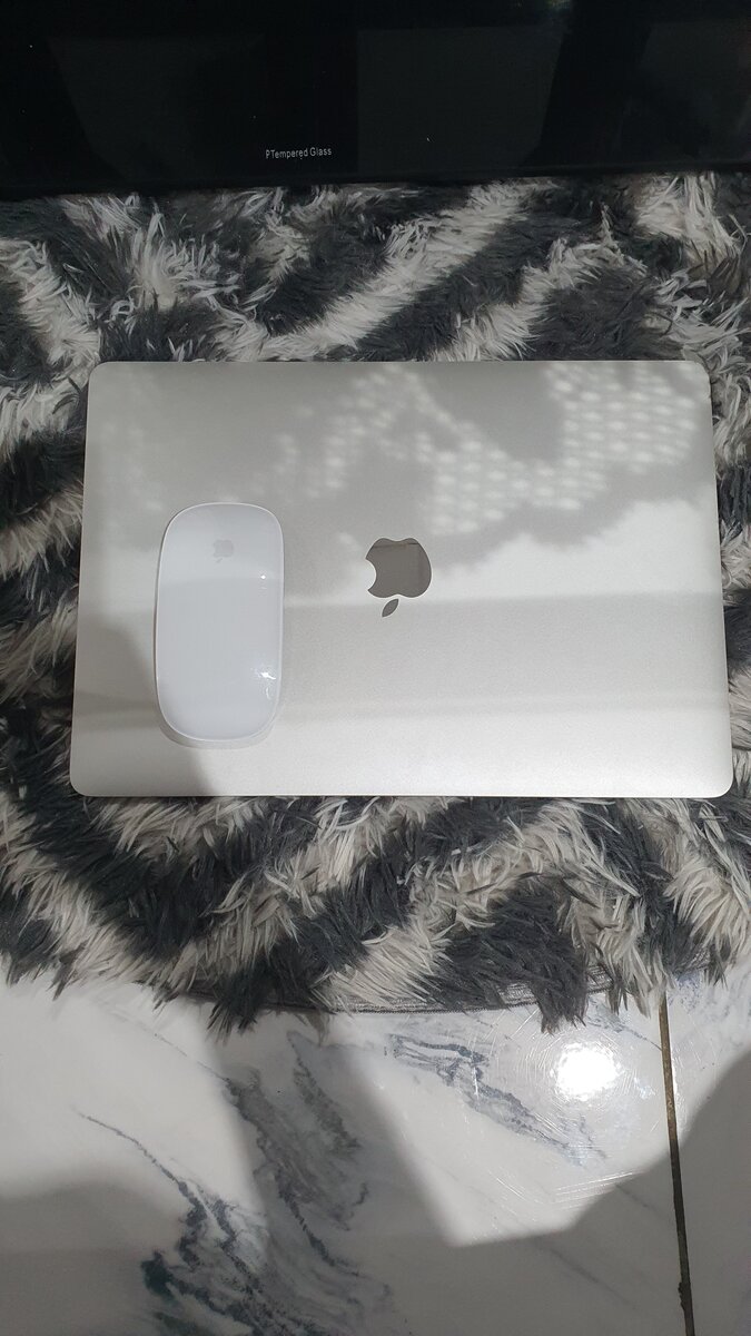 MACBOOK CORE I5