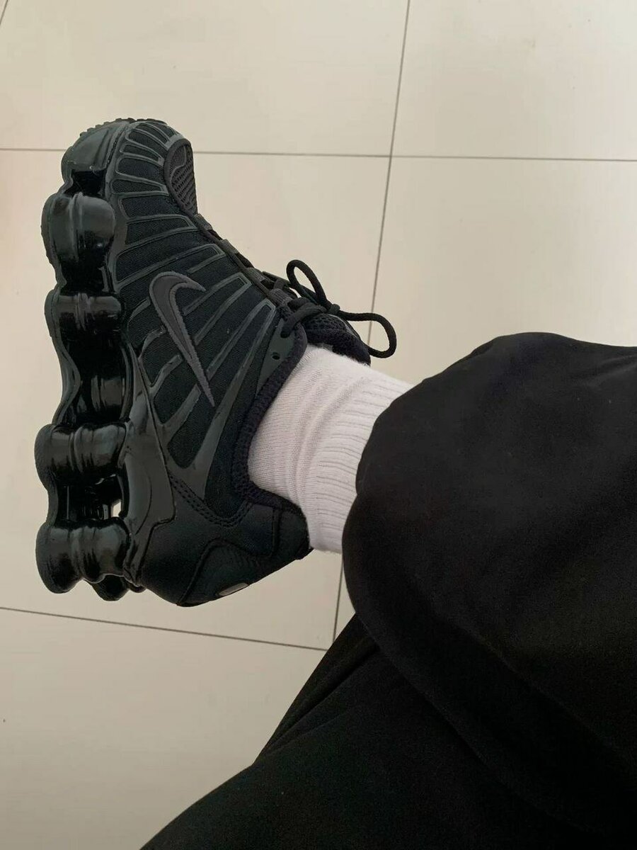 Baskets noire Nike shox