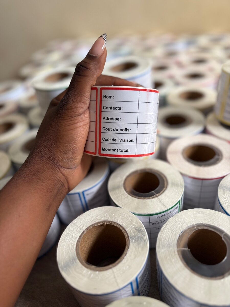 Étiquettes adhésives livraison