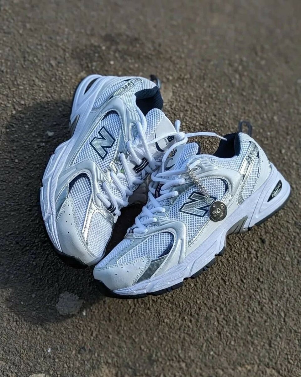 PAIRE DE NEW BALANCE